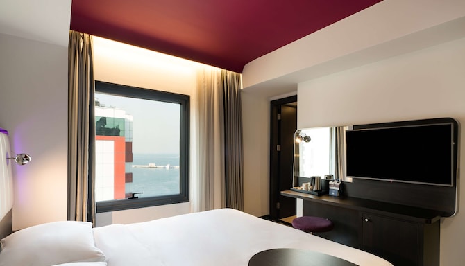 Park Inn by Radisson Izmir - Suite - Sea View