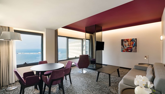 Park Inn by Radisson Izmir - Suite - Sea View