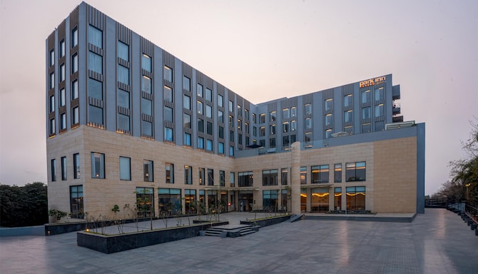 Park Inn by Radisson Jabalpur - Facade