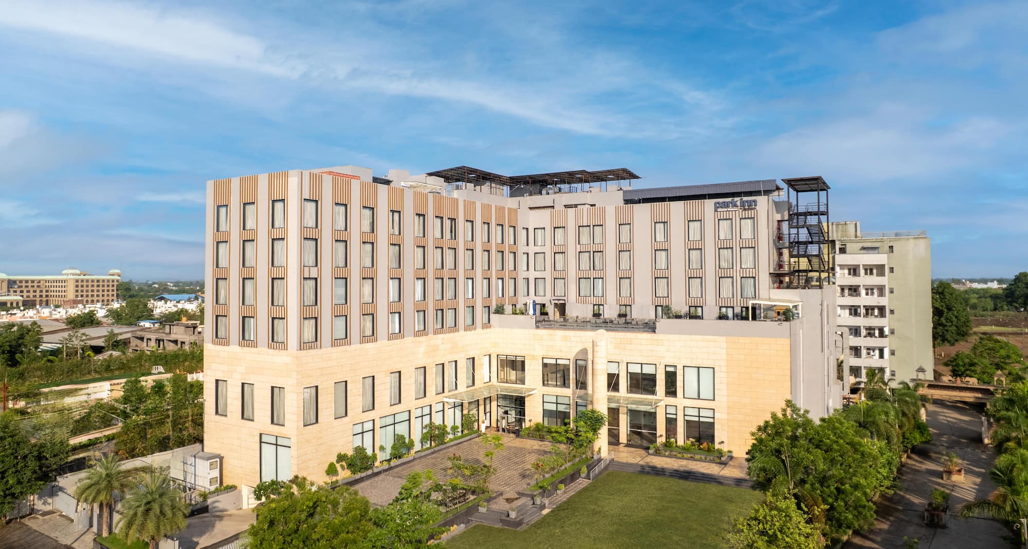 Park Inn by Radisson Jabalpur - Facade