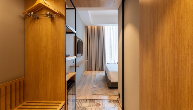 Park Inn by Radisson Jabalpur - Superior Room vistable area