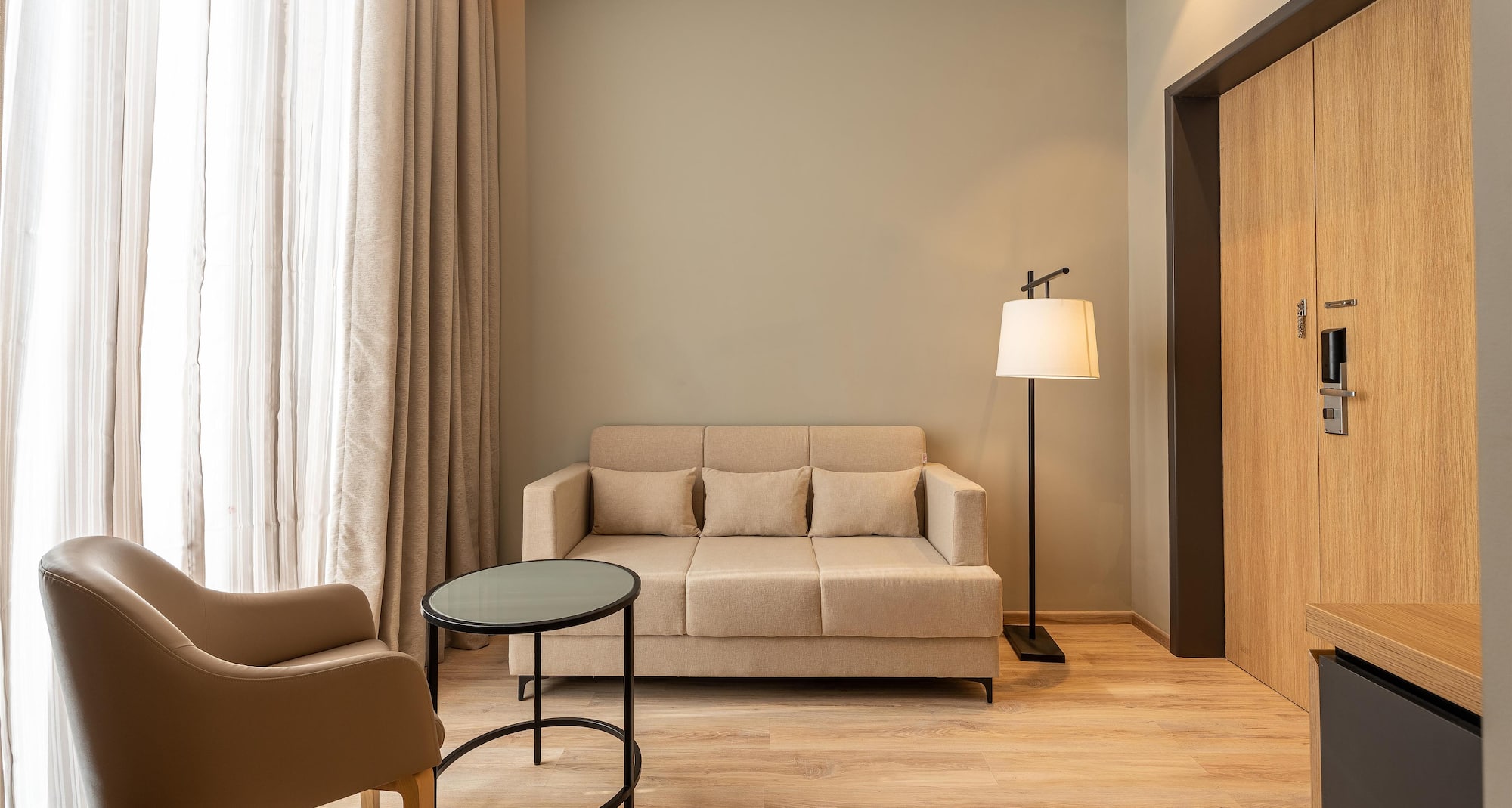 Park Inn by Radisson Jabalpur - Suite Room Living Area