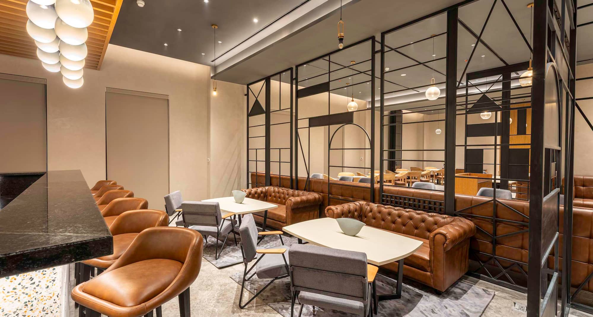 Park Inn by Radisson Jalandhar - Golden Goblet Bar