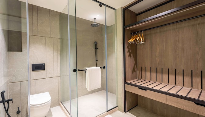 Park Inn by Radisson Jalandhar - Executive Suite bathroom