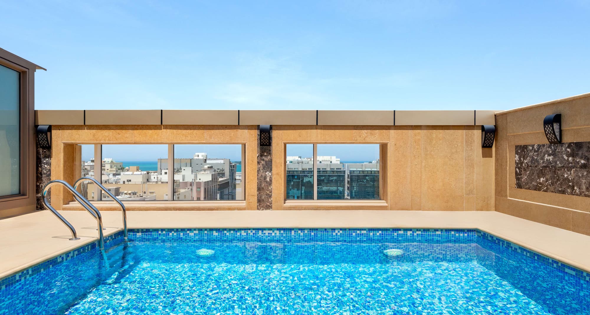 Park Inn by Radisson Jeddah Al Hamra - Outdoor Pool