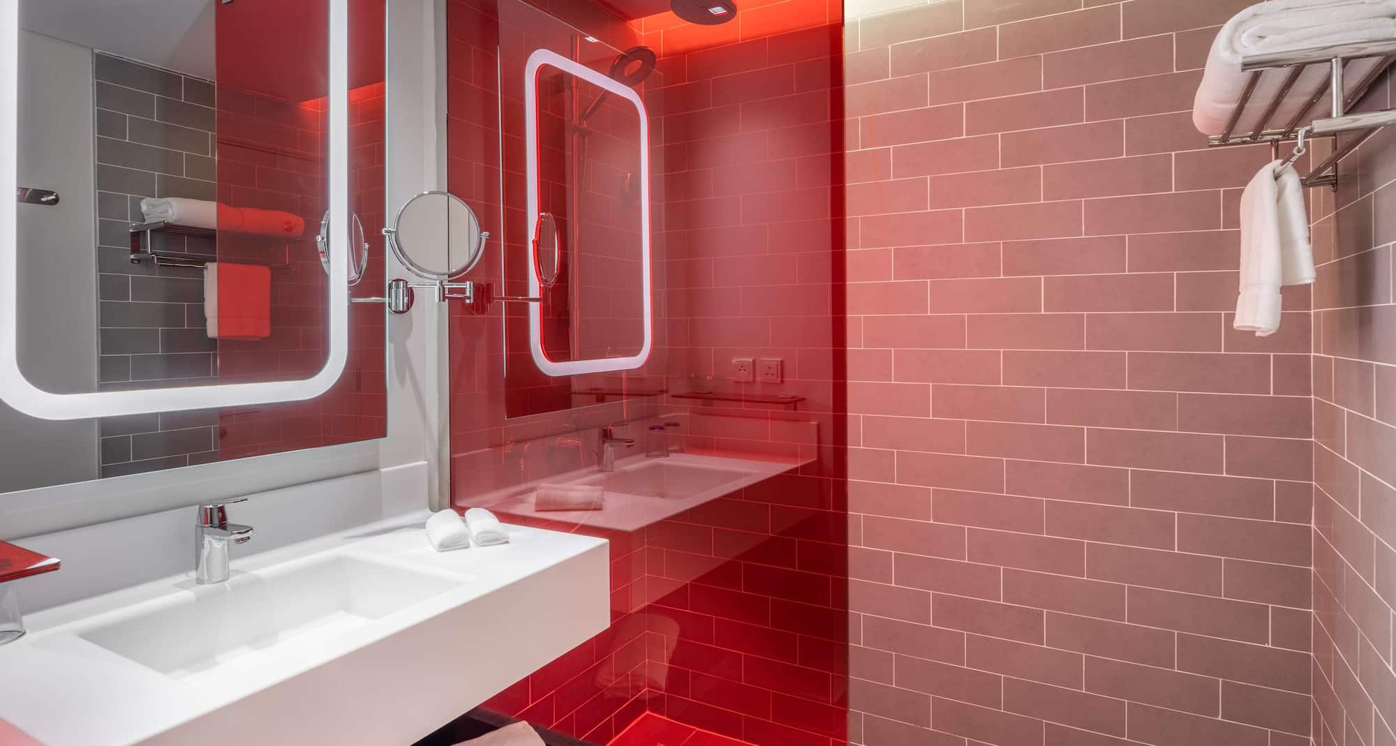Park Inn by Radisson Jeddah Madinah Road - Superior Room Bathroom