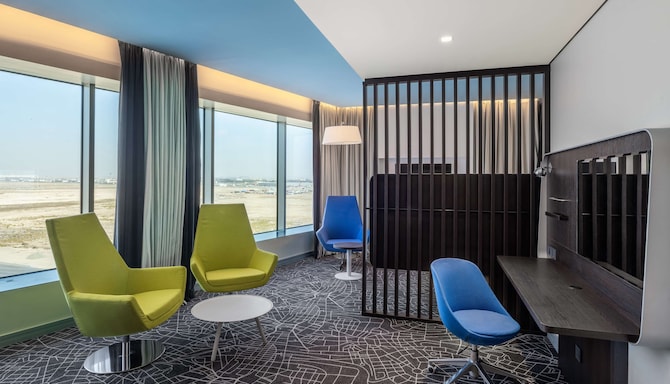 Park Inn by Radisson Jeddah Madinah Road - Junior Suite - Work Desk