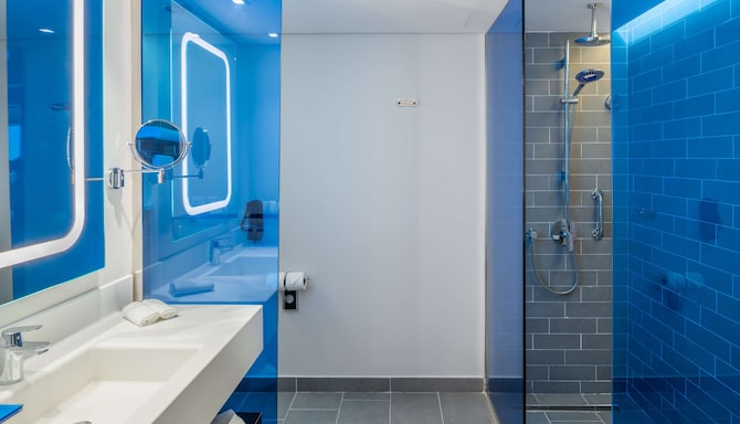 Park Inn by Radisson Jeddah Madinah Road - جناح