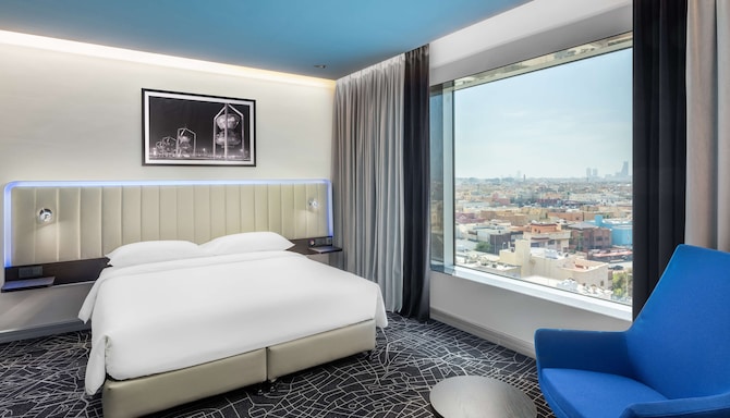 Park Inn by Radisson Jeddah Madinah Road - Suite Bedroom
