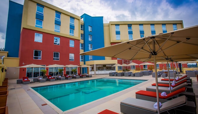 Park Inn by Radisson Kigali - Outdoor pool