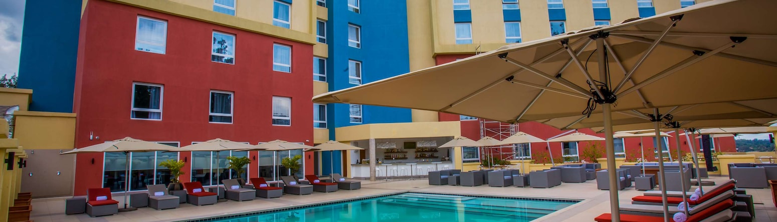 Park Inn by Radisson Kigali - Outdoor pool