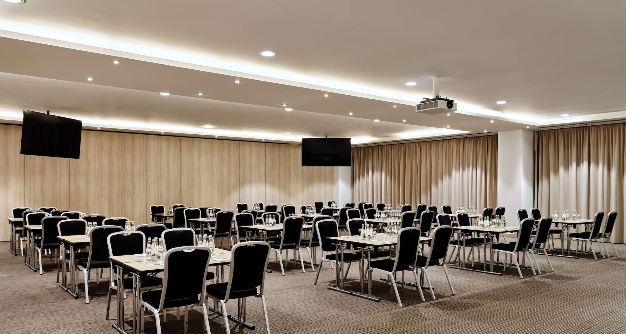 Park Inn by Radisson Kraków - Alfa 1