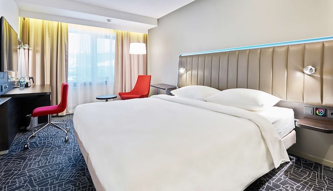Park Inn by Radisson Kyiv Troyitska - Guest room