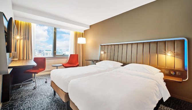 Park Inn by Radisson Kyiv Troyitska - Guest Room tween beds
