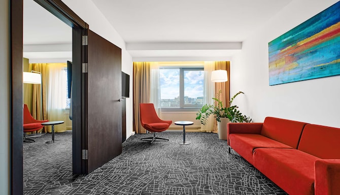 Park Inn by Radisson Kyiv Troyitska - Junior Suite