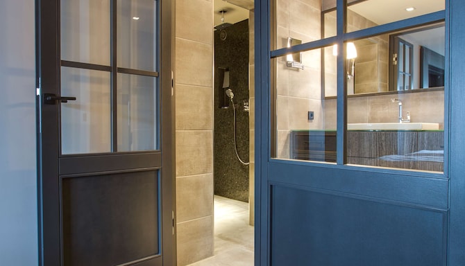 Park Inn by Radisson Lübeck - Superior Room bathroom