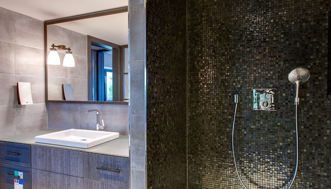 Park Inn by Radisson Lübeck - Superior Room bathroom