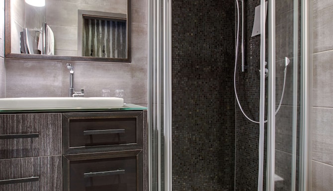 Park Inn by Radisson Lübeck - Standard Room bathroom