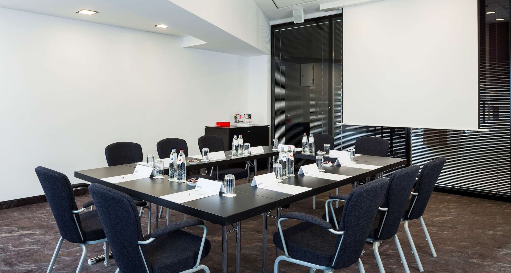 Park Inn by Radisson Leuven – Vergaderruimte carré-opstelling