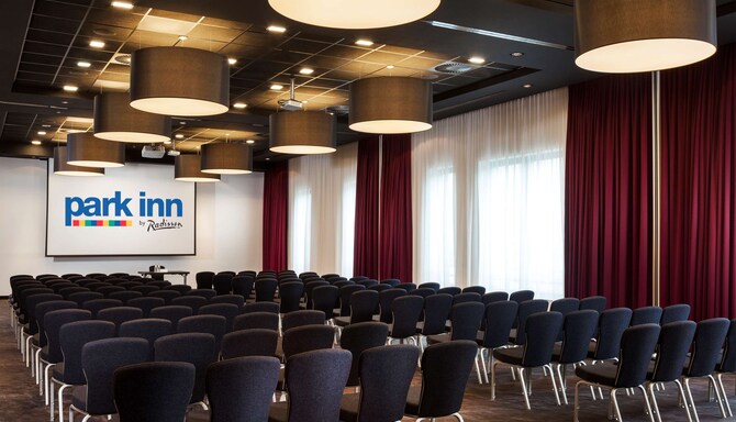 Park Inn by Radisson Leuven - Erasmus Meeting Room Auditorium Style