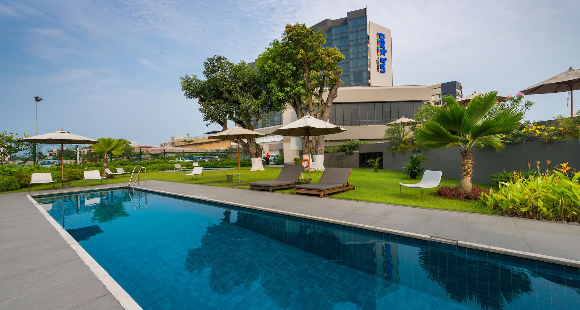 Park Inn by Radisson Libreville - Piscine