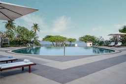 Park Inn by Radisson Libreville - Outdoor Pool