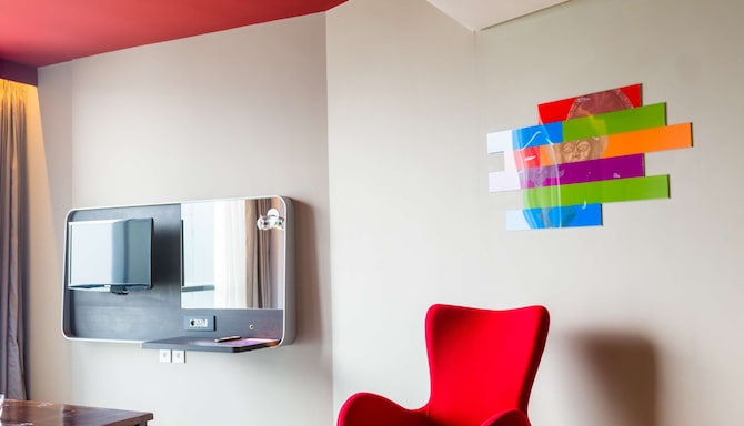 Park Inn by Radisson Libreville - Suite living room