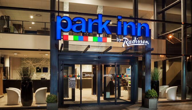 Park Inn By Radisson Liege Airport Restaurant www.radissonhotels.com