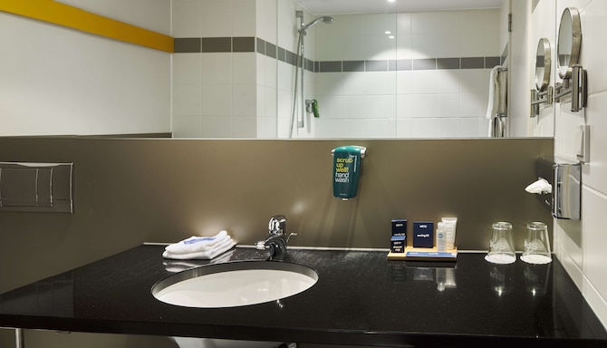 Park Inn By Radisson Liege Airport - Salle de bain de la chambre