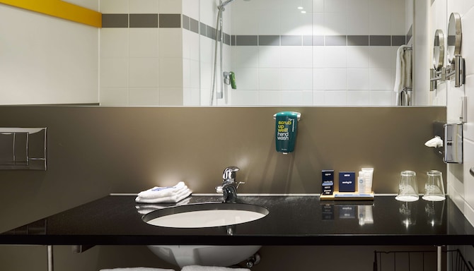 Park Inn By Radisson Liege Airport - Salle de bain de la chambre
