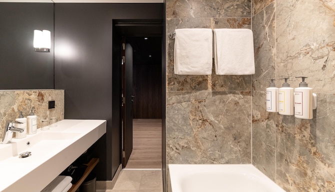Park Inn By Radisson Liege Airport - Salle de bain de la chambre