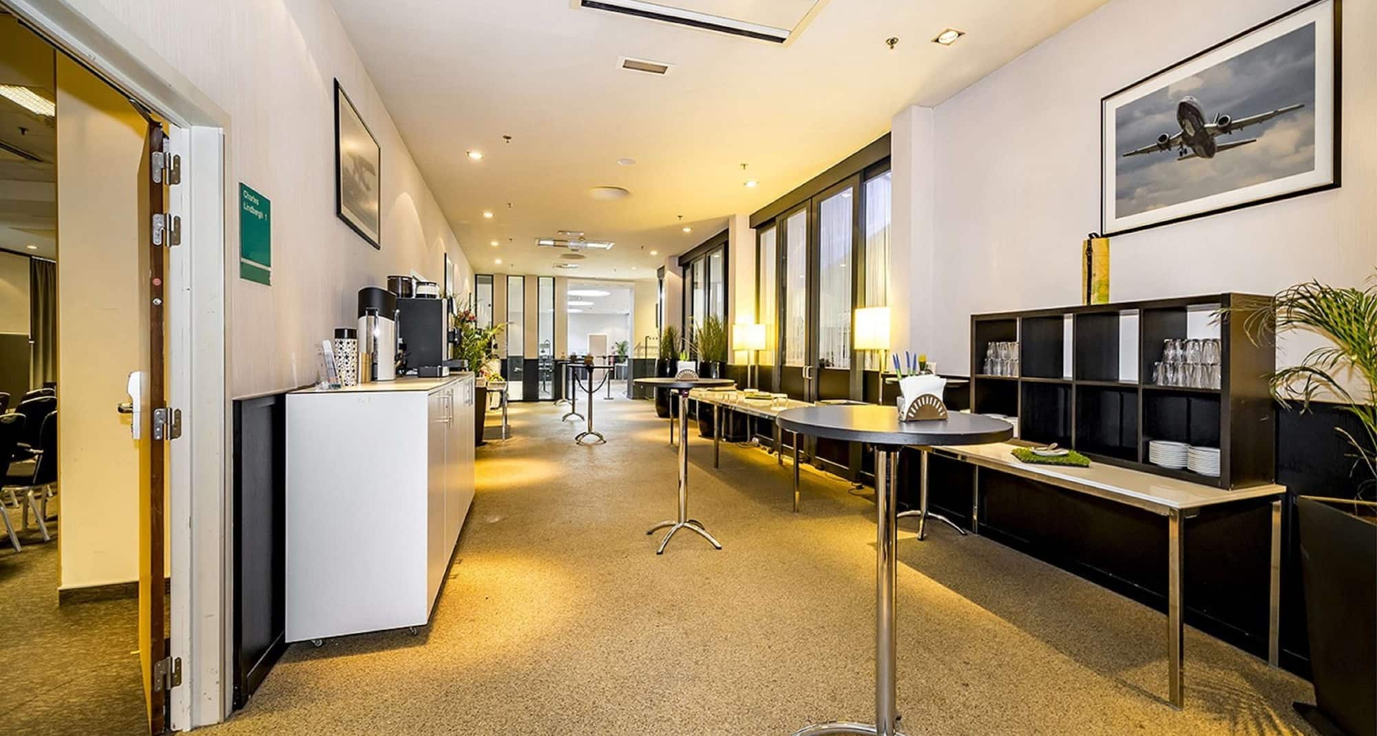 Park Inn By Radisson Liege Airport - Hall to meeting rooms