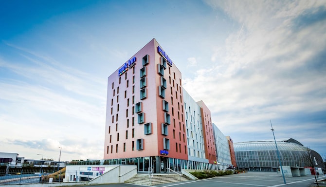 Park Inn by Radisson Lille Grand Stade - Exterior