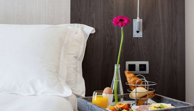 Park Inn by Radisson Lille Grand Stade - Room Service Breakfast