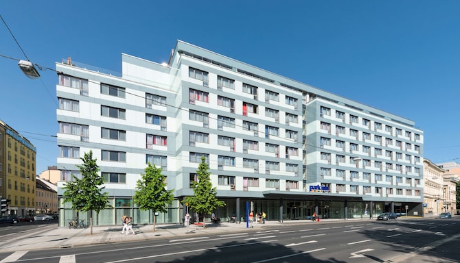 Park Inn by Radisson Linz - Hotel Exterior