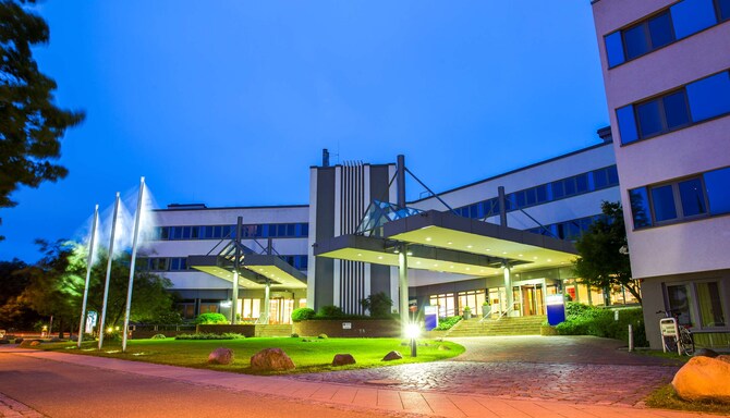 Park Inn by Radisson Lubeck - Hotel Exterior