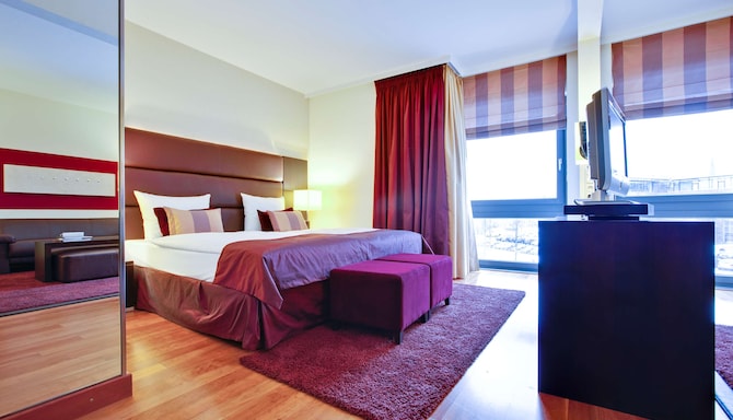 Park Inn by Radisson Lubeck - One Bedroom Suite
