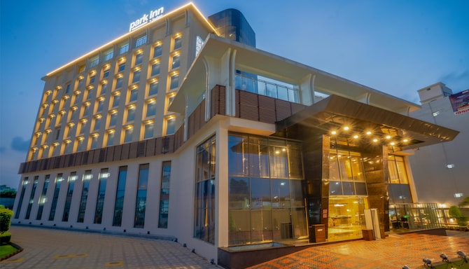 Park Inn by Radisson Lucknow Vikas Nagar - Facade Hotel