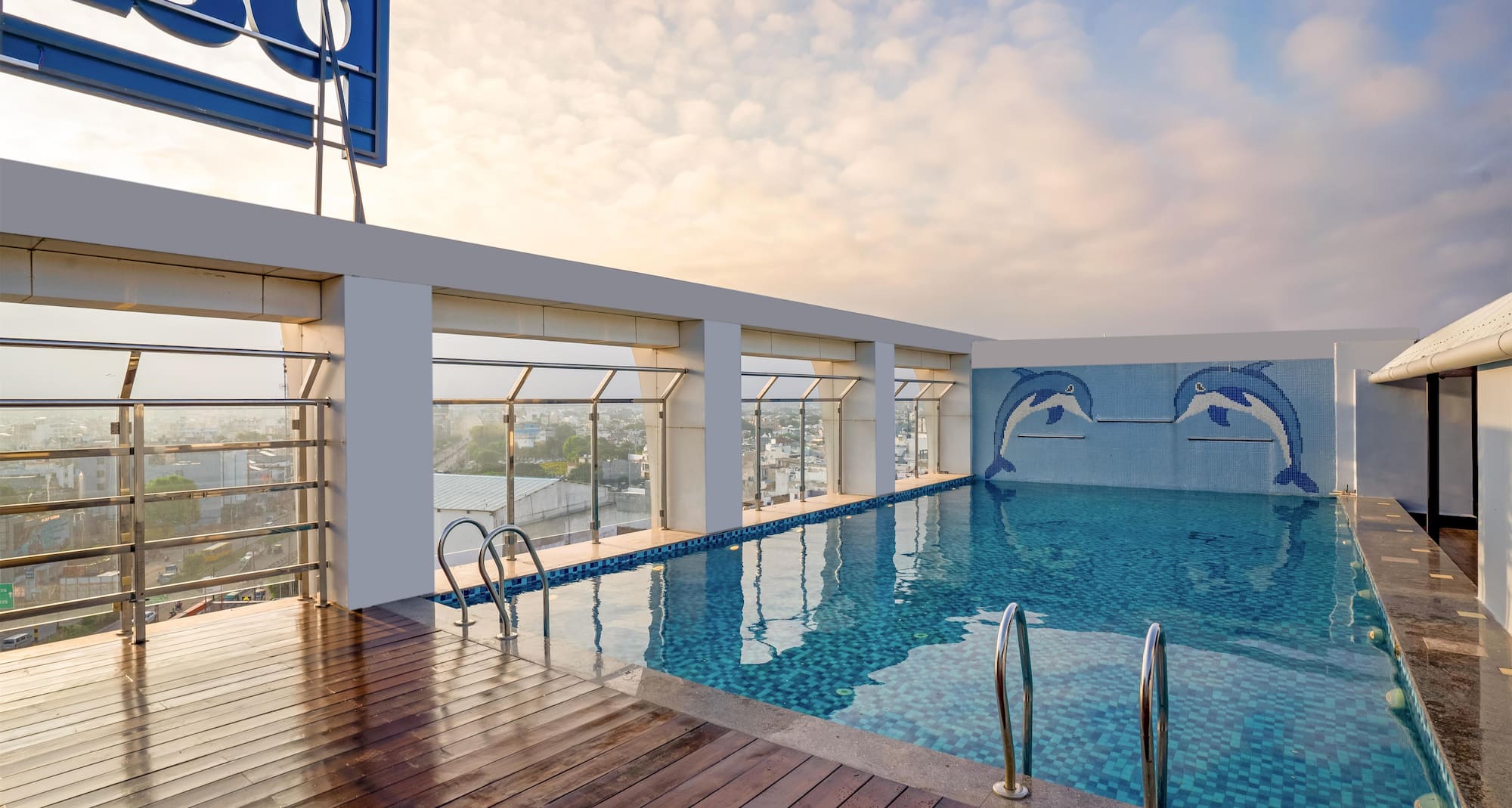 Park Inn by Radisson Lucknow Vikas Nagar - Swimming Pool