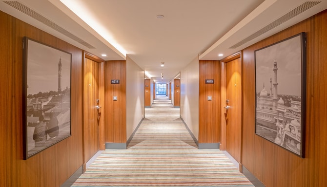 Park Inn by Radisson Lucknow Vikas Nagar - Guest Rooms Corridor
