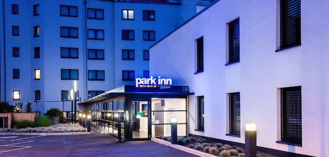 Park Inn by Radisson Luxembourg City - Hotel Exterior Entrance