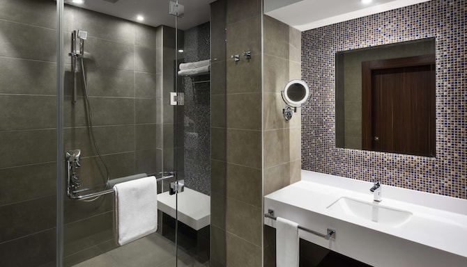 Park Inn by Radisson Makkah Azizyah - Rooms bathroom