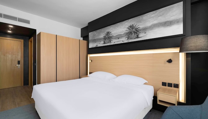 Park Inn by Radisson Makkah Thakher Algharbi - Standard Room King Bed