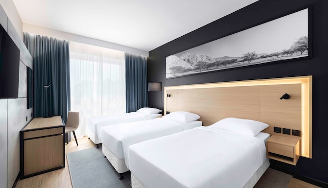 Park Inn by Radisson Makkah Thakher Algharbi - Superior Triple Room