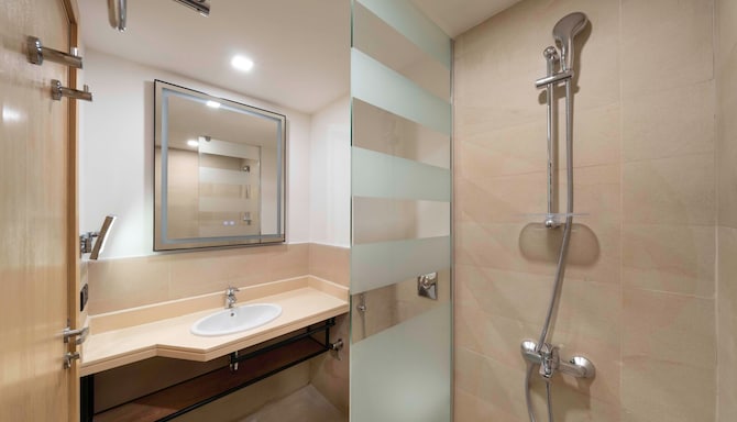 Park Inn by Radisson Makkah Thakher Alsharqi - Guest room bathroom