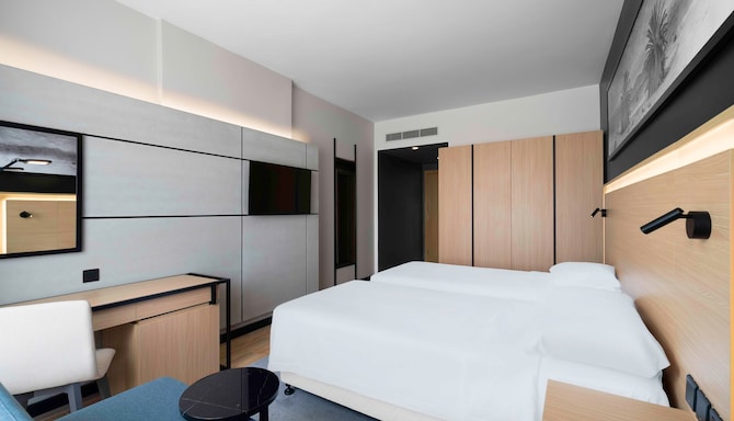 Park Inn by Radisson Makkah Thakher Alsharqi - Superior Room with twin beds