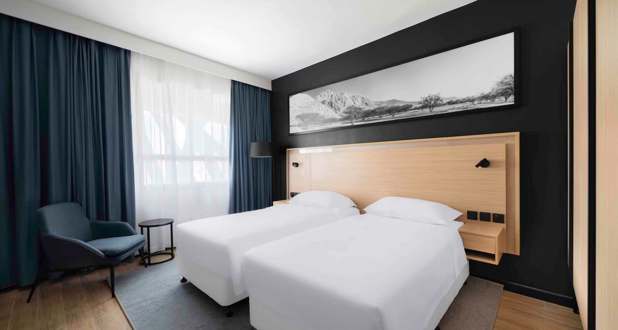 Park Inn by Radisson Makkah Thakher Alsharqi - Standard Room with twin beds