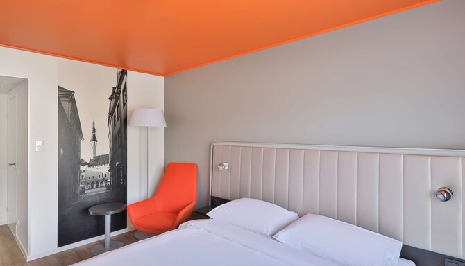 Park Inn by Radisson Meriton Conference & Spa Hotel Tallinn (Estland) - TLLPM sovrum i svit