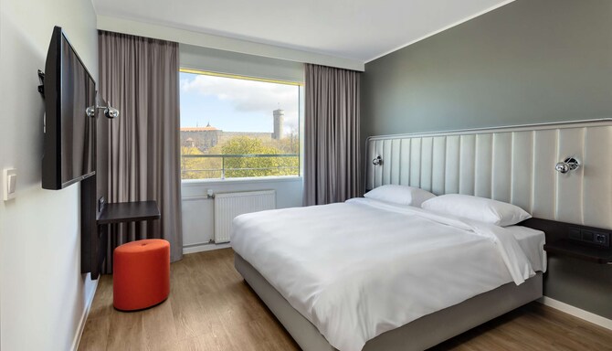 Park Inn by Radisson Meriton Conference & Spa Hotel Tallinn (Estland) - Sovrum i svit på högt våningsplan