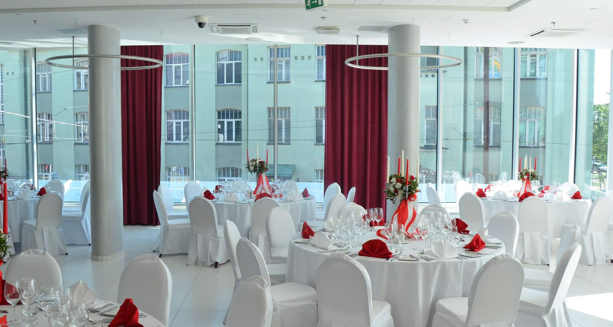 Park Inn by Radisson Meriton Conference & Spa Hotel Tallinn (Estonia) - банкет в зале White